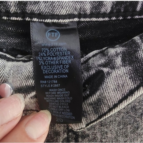 🍁🍂NWOT FASHION TO FIGURE HIGH RISE rhinestone fringe detail jeans 20 - Picture 6 of 7